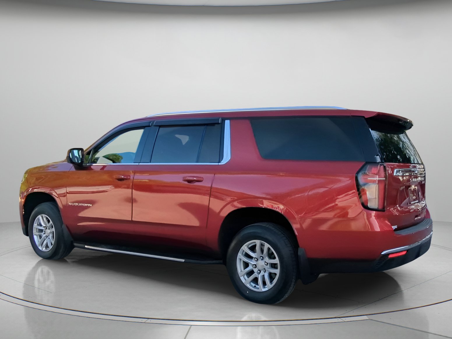 Used 2021 Chevrolet Suburban LT RWD image 19