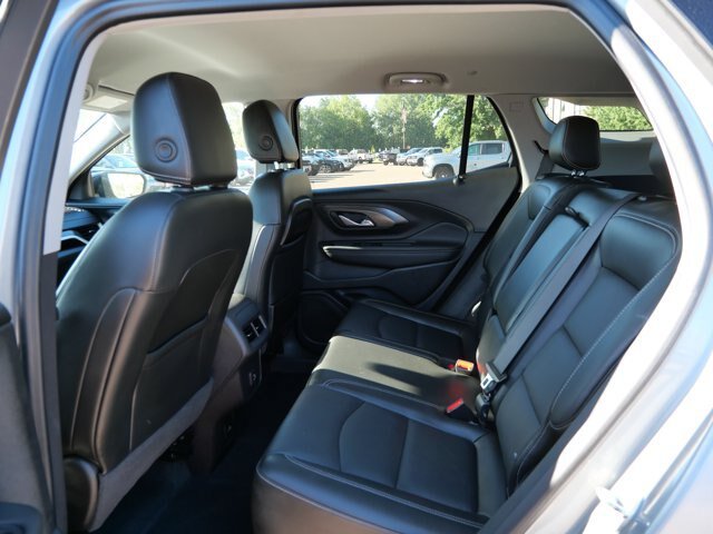 Used 2023 GMC Terrain SLT AWD/4WD image 10