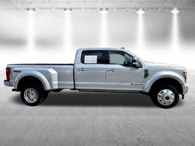 Certified 2019 Ford F450 Platinum w/ Platinum Ultimate Package AWD/4WD image 4
