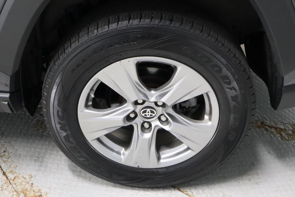 Used 2024 Toyota RAV4 LE AWD/4WD image 19