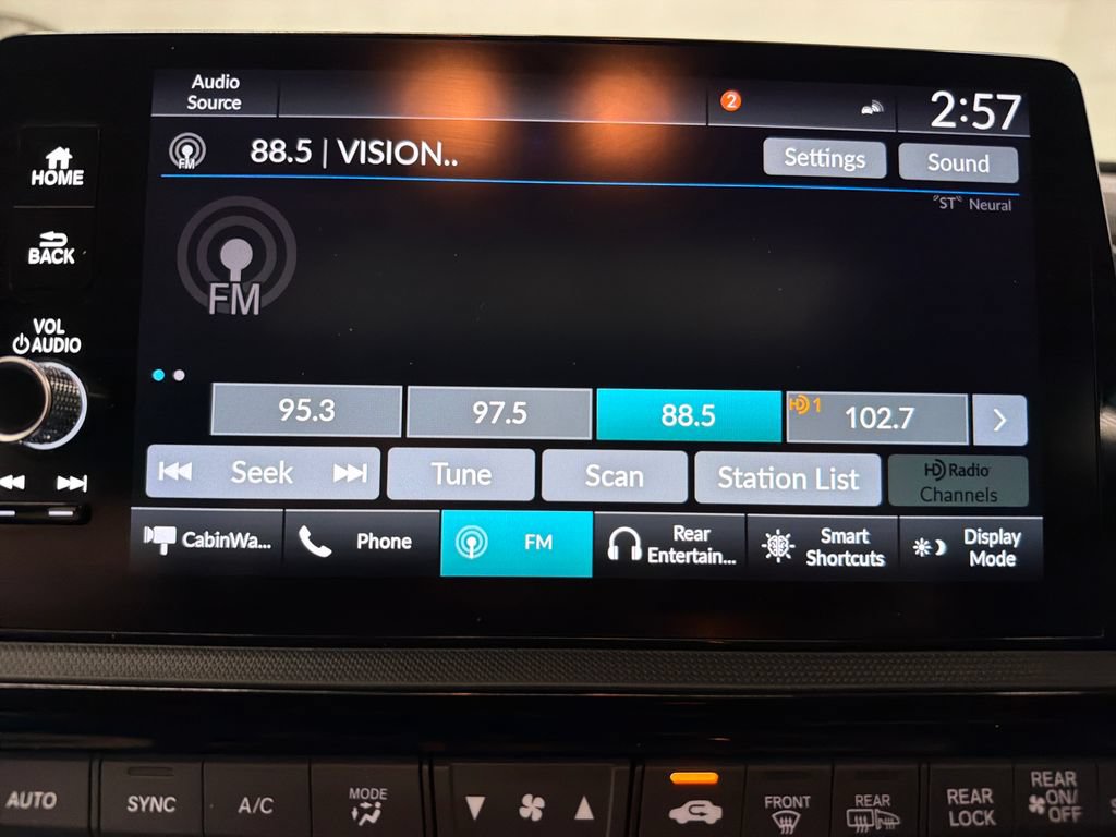 Used 2025 Honda Odyssey Elite image 26
