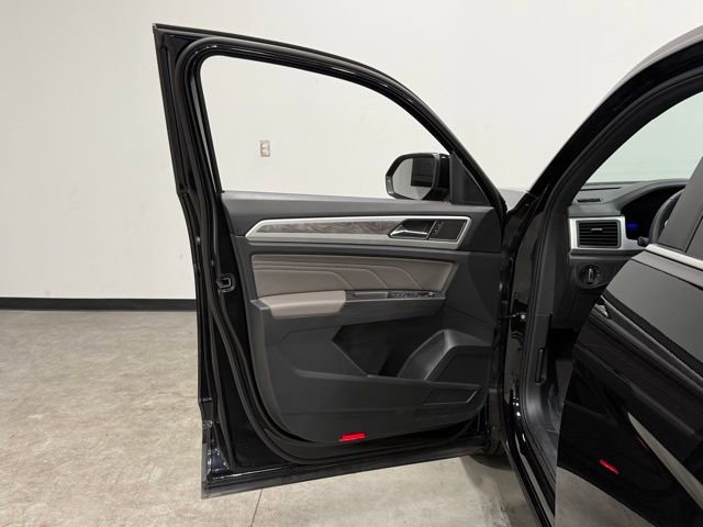 Used 2023 Volkswagen Atlas Cross Sport SE AWD/4WD image 13