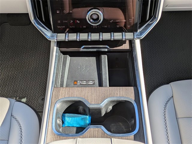 Used 2024 GMC Acadia Denali image 19