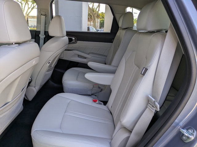Used 2025 Kia Sorento SX image 24