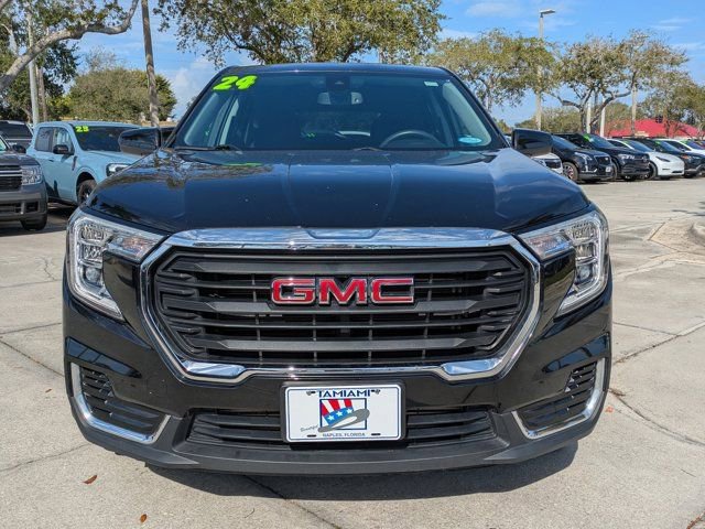 Used 2024 GMC Terrain SLE image 8