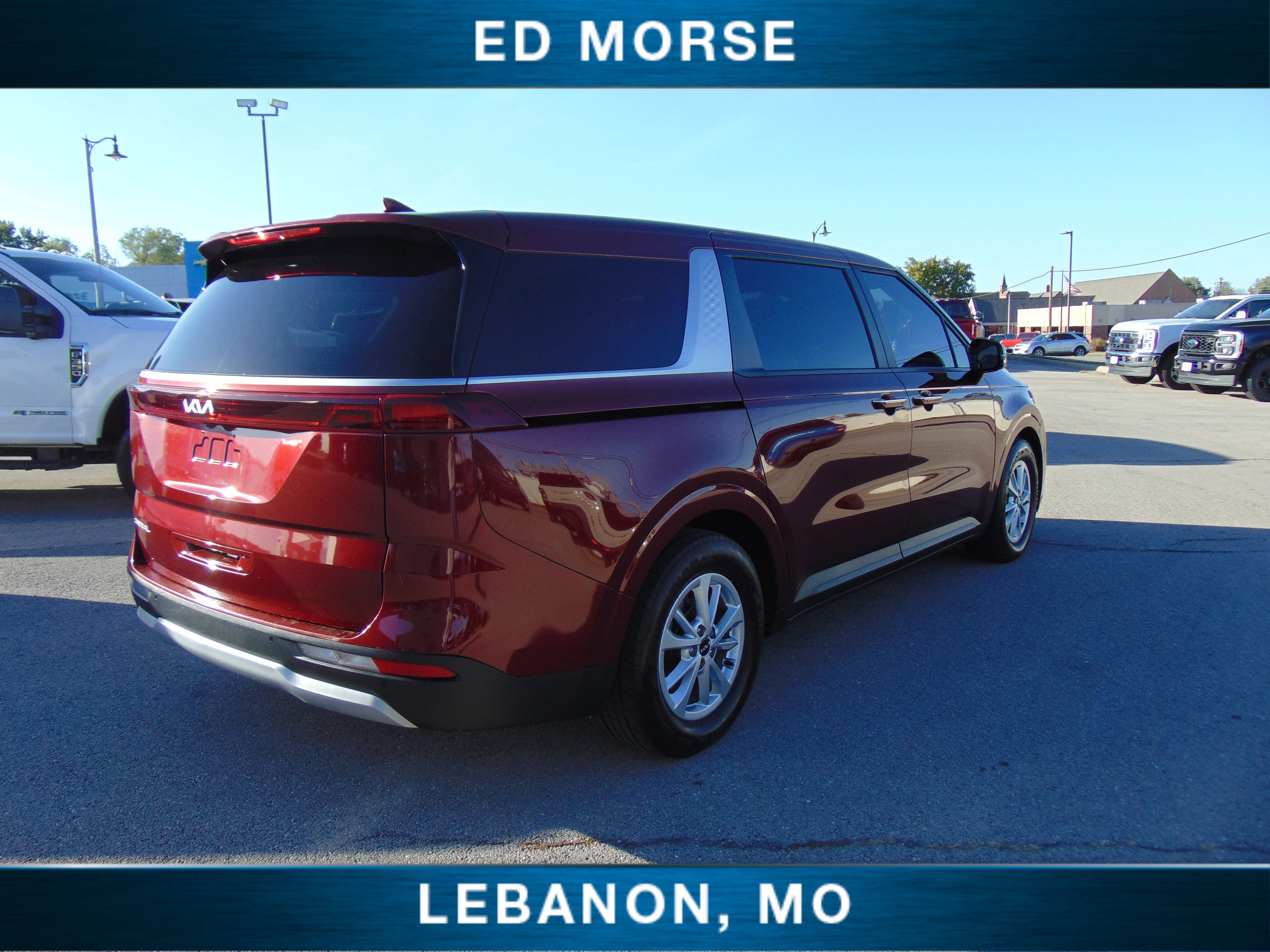 Used 2023 Kia Carnival LX image 5