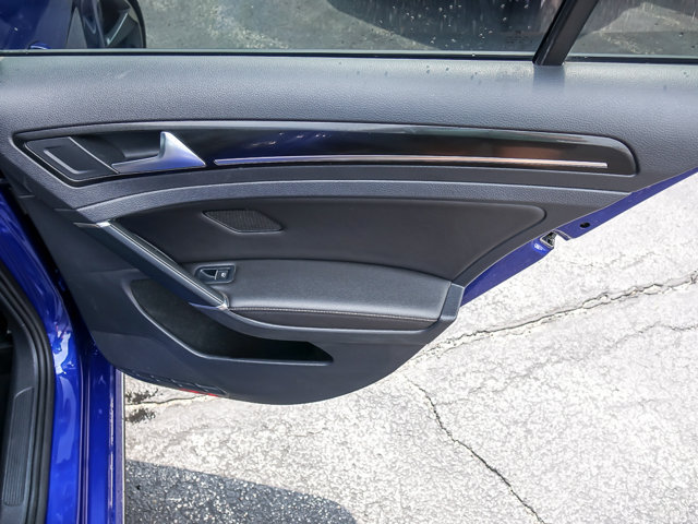 Used 2018 Volkswagen Golf R 4-Door AWD/4WD image 21