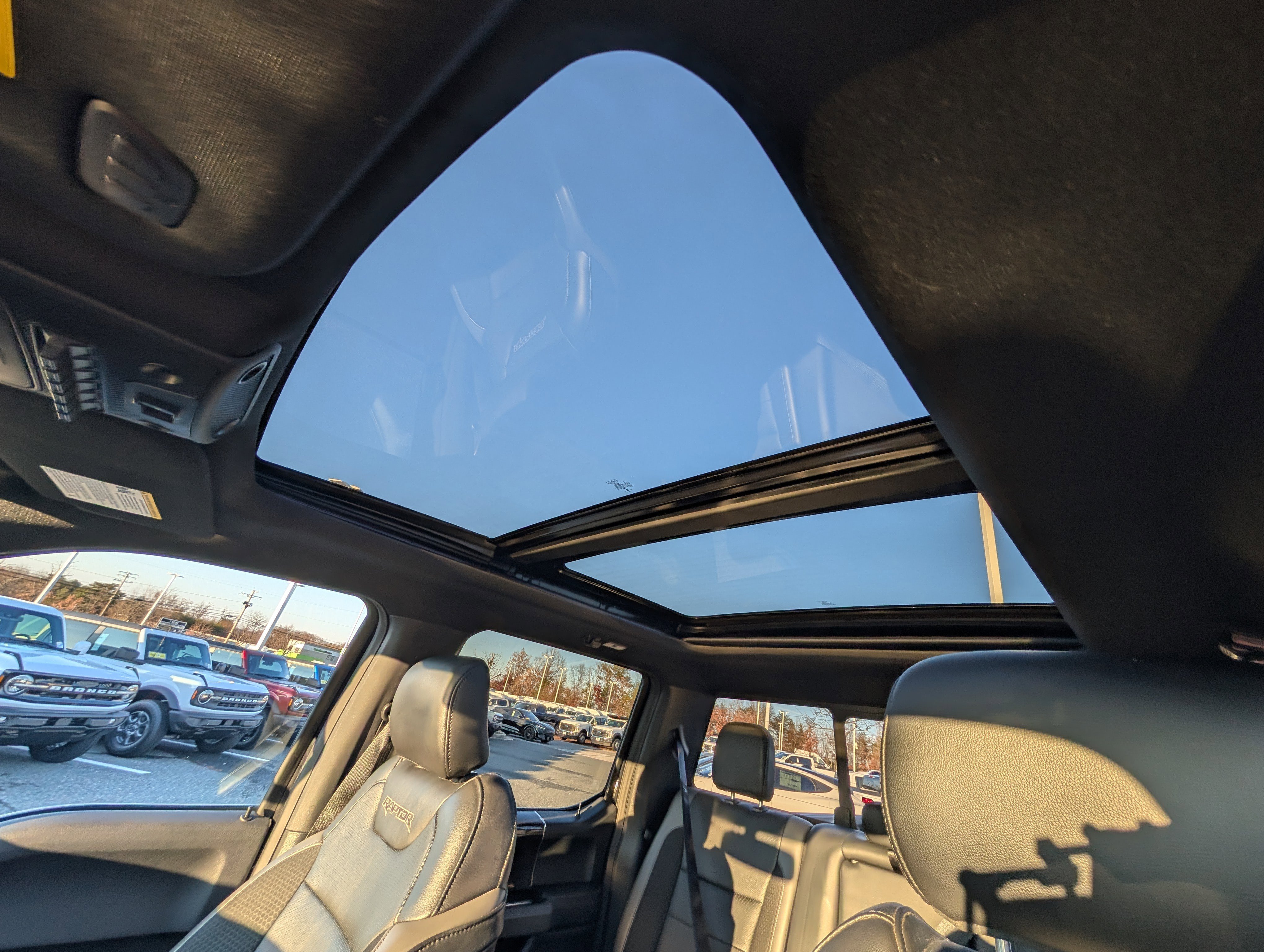 Certified 2020 Ford F150 Raptor w/ Equipment Group 802A Luxury image 34