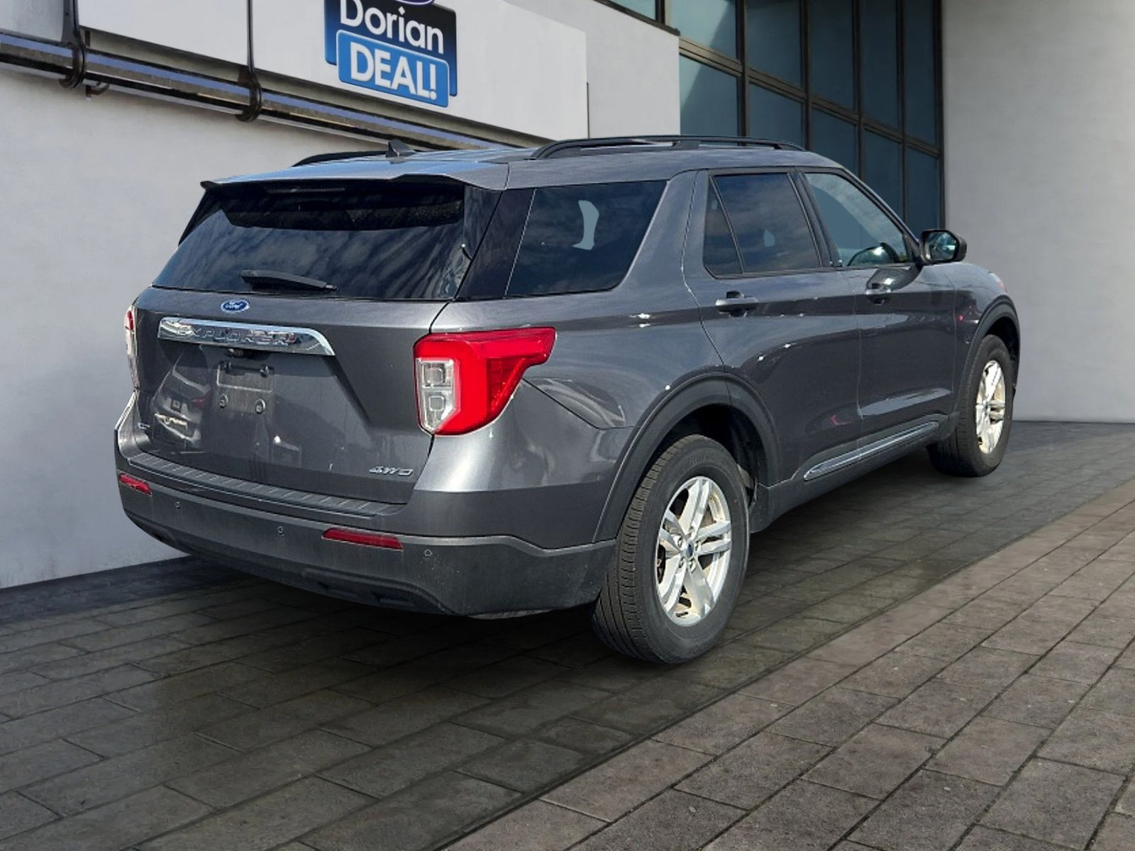 Certified 2022 Ford Explorer XLT AWD/4WD image 3