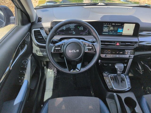 Used 2025 Kia Seltos S AWD/4WD image 16