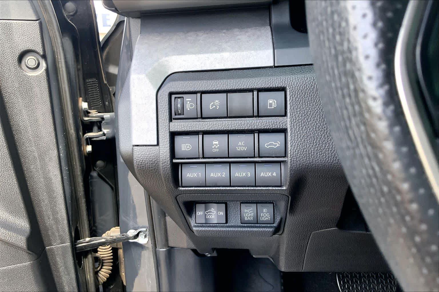 Used 2025 Toyota Tacoma 4x4 Double Cab Hybrid image 35