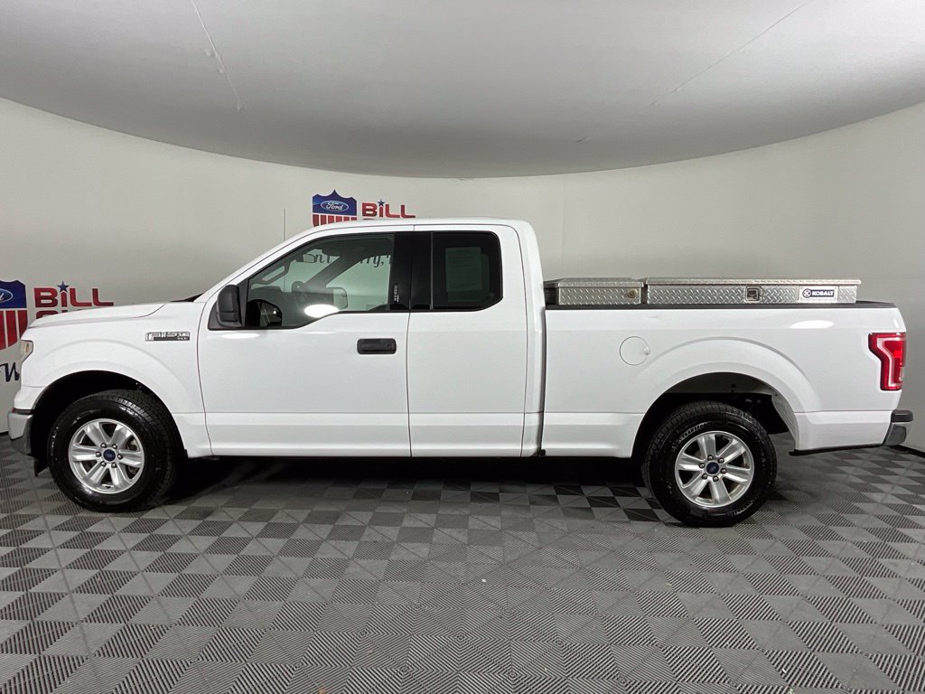 Certified 2017 Ford F150 XLT w/ Trailer Tow Package RWD image 6