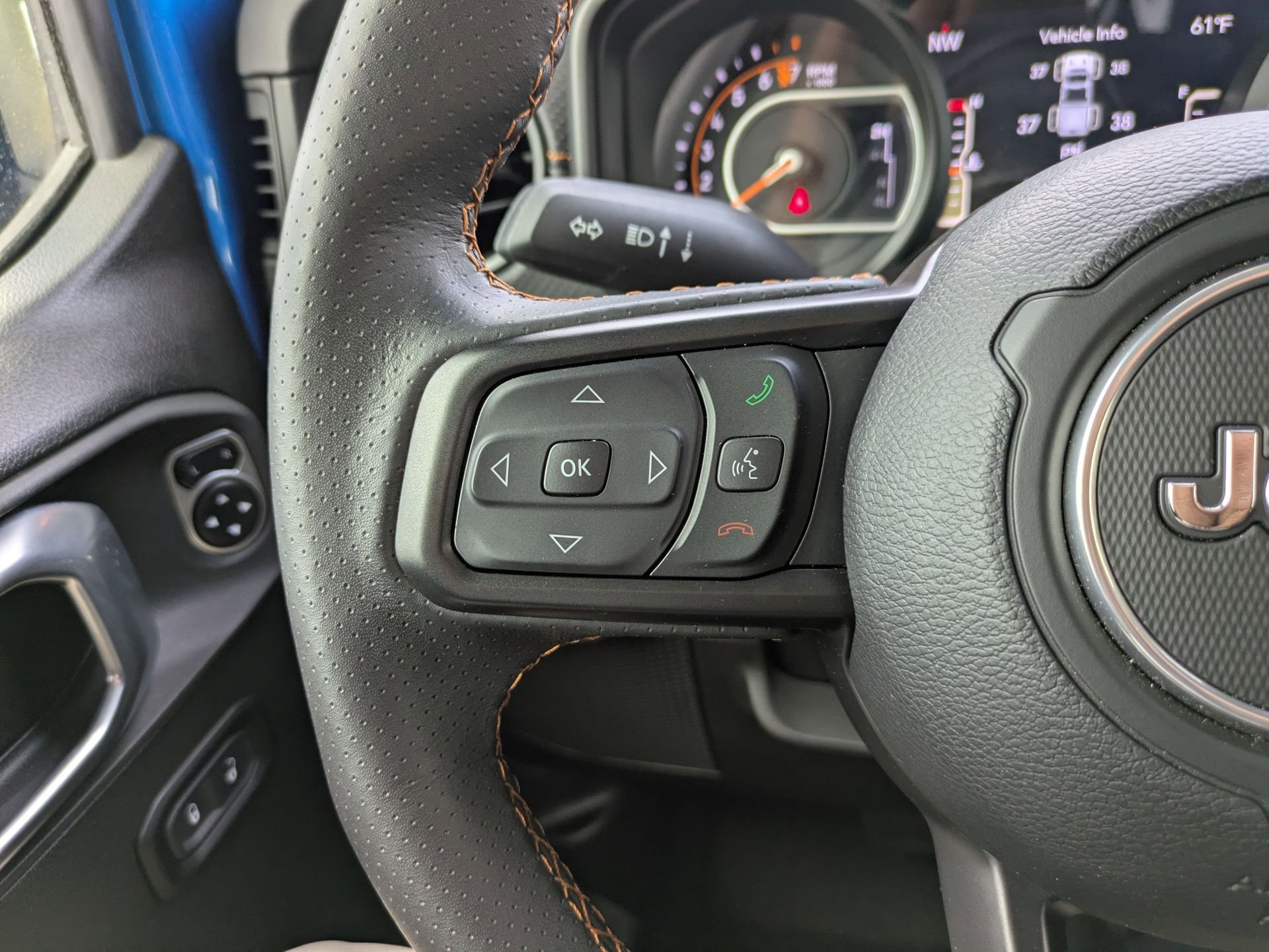 Used 2024 Jeep Gladiator Mojave w/ Convenience Group image 28