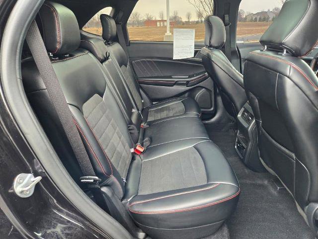Certified 2024 Ford Edge ST-Line w/ Class II Trailer Tow Package image 11