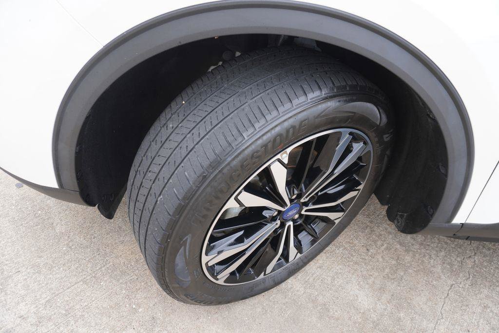 Certified 2022 Ford Escape SEL w/ SEL Stealth AWD Package image 30