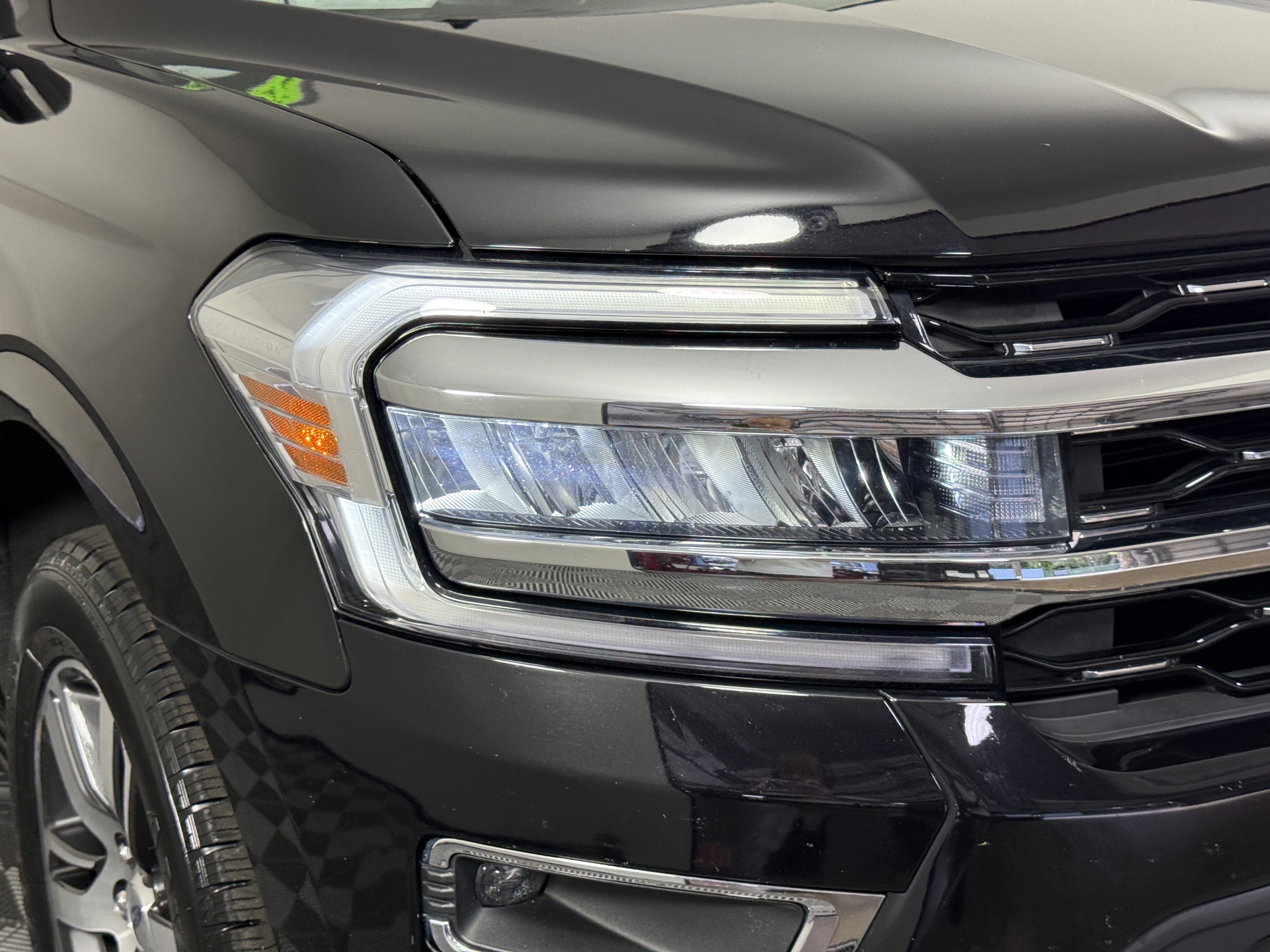Certified 2024 Ford Expedition Limited image 7