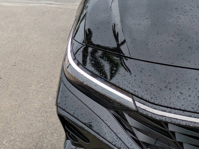 Used 2025 Hyundai Elantra SEL image 9