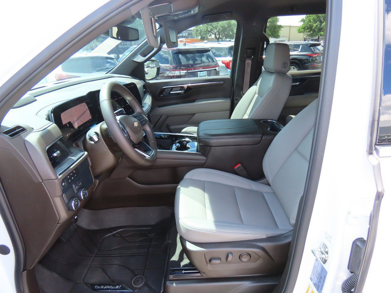 Used 2026 Chevrolet Tahoe LT w/ Comfort Package image 25