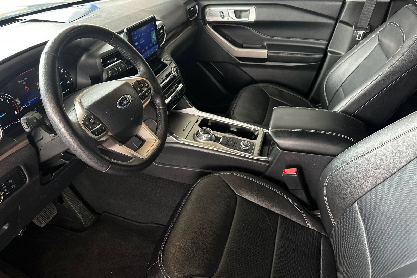 Certified 2024 Ford Explorer Limited AWD/4WD image 9