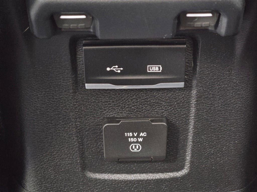 Used 2019 Jeep Wrangler Unlimited Sahara w/ Dual Top Group AWD/4WD image 16
