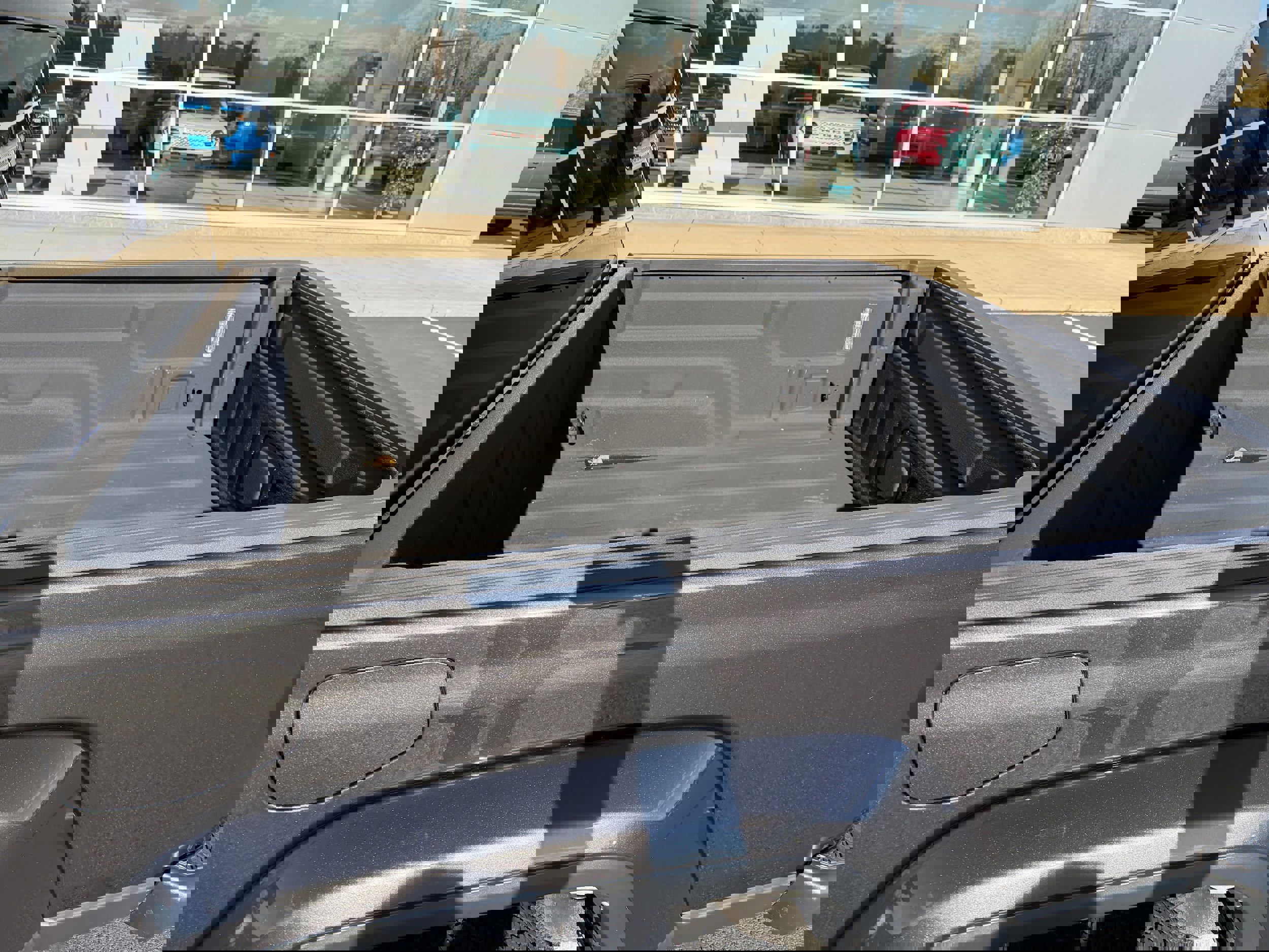 Used 2021 Jeep Gladiator Willys image 11