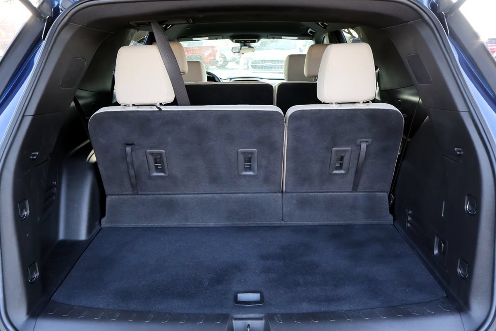 Used 2022 Chevrolet Traverse LS AWD/4WD image 23