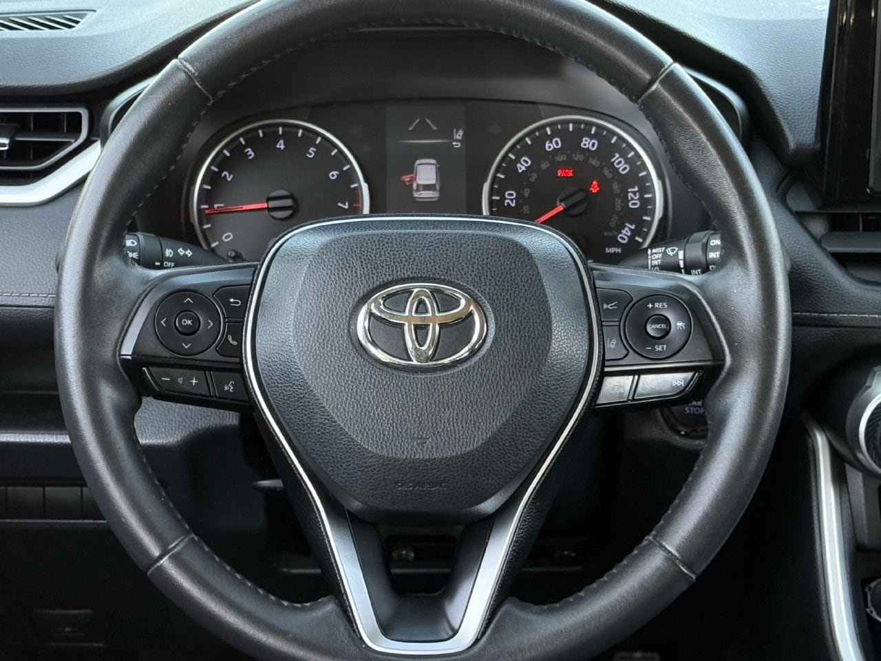 Used 2020 Toyota RAV4 XLE Premium FWD image 12