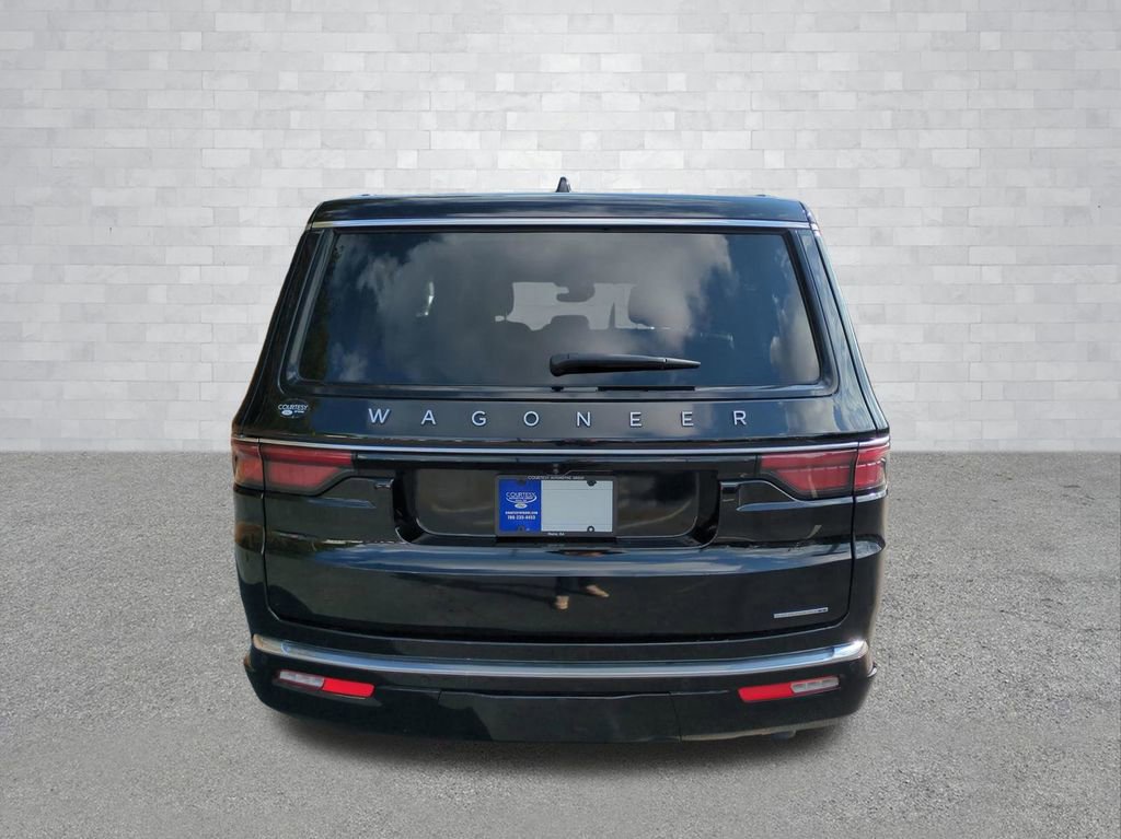 Used 2024 Jeep Wagoneer L Series II w/ Flexible Seating Group image 3