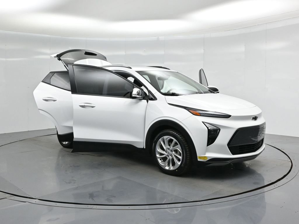 Used 2023 Chevrolet Bolt EUV LT w/ Driver Confidence Package image 47