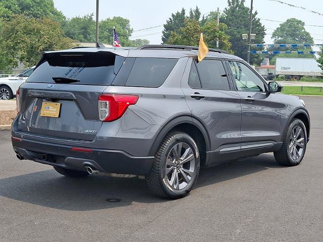 Certified 2022 Ford Explorer XLT w/ Equipment Group 202A AWD/4WD image 6