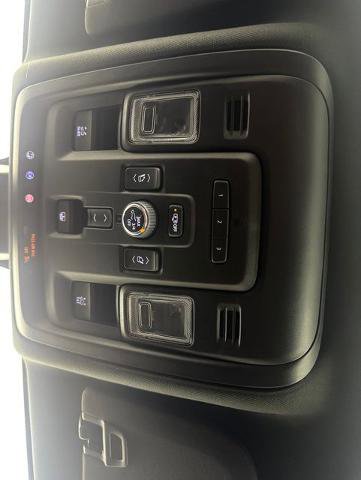Used 2022 GMC Yukon Denali AWD/4WD image 15