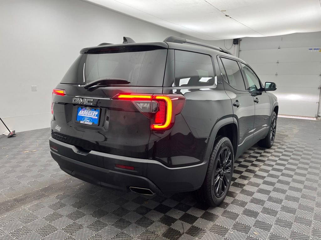 Used 2023 GMC Acadia SLE w/ Driver Convenience Package image 3