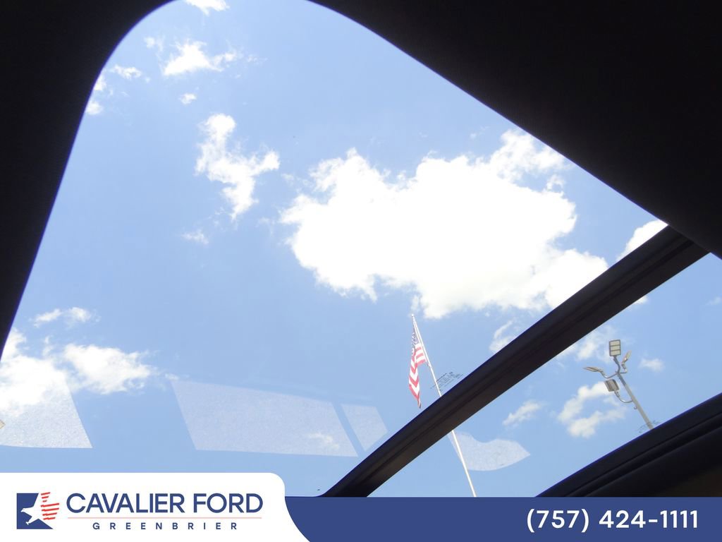 Used 2024 Jeep Grand Cherokee Trailhawk w/ Advanced Protech Group II AWD/4WD image 7