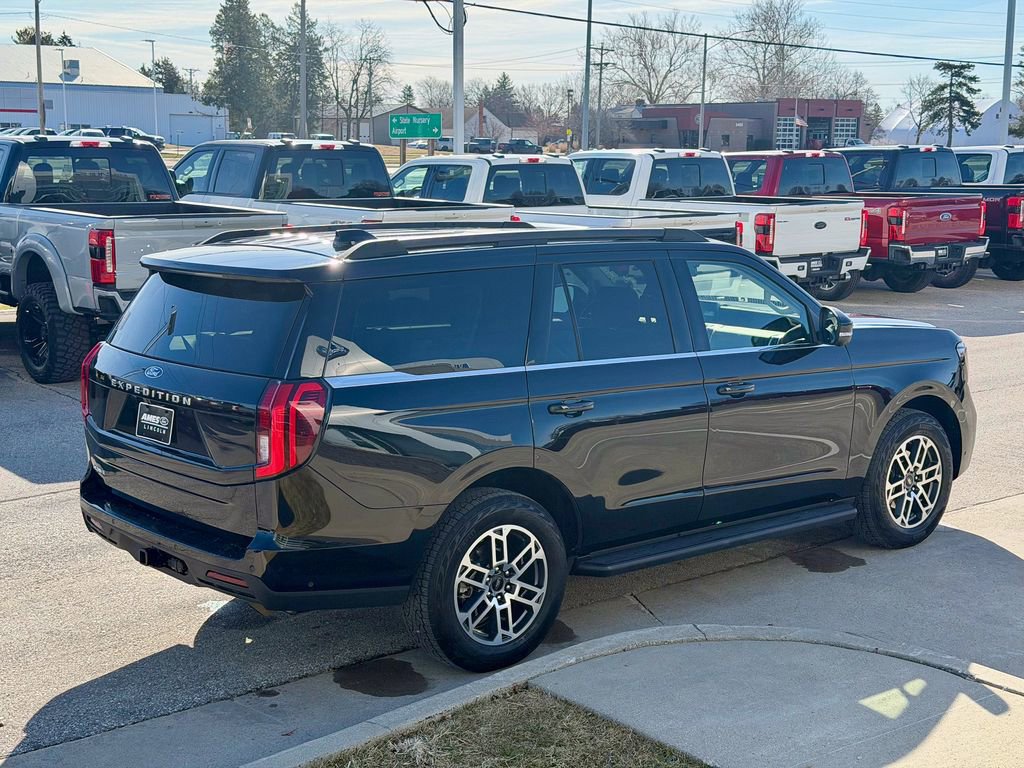 Certified 2025 Ford Expedition Active image 3