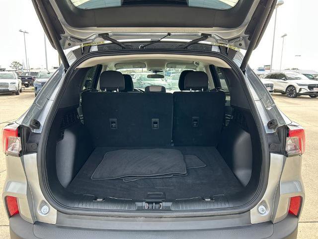 Certified 2022 Ford Escape SE w/ SE Sport Appearance Package image 9