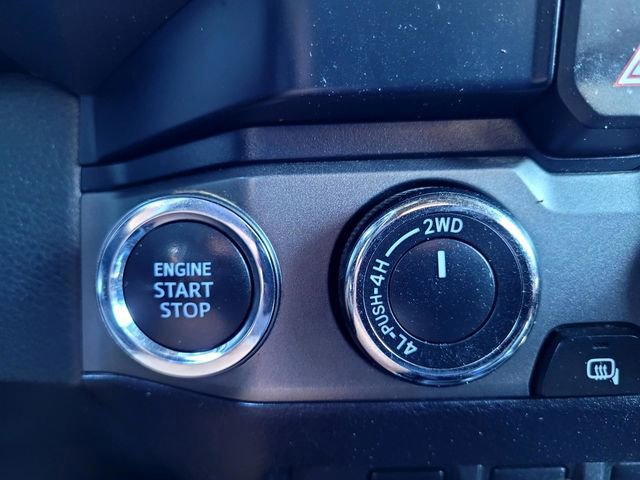 Used 2020 Toyota Tacoma TRD Sport w/ Technology Package AWD/4WD image 19