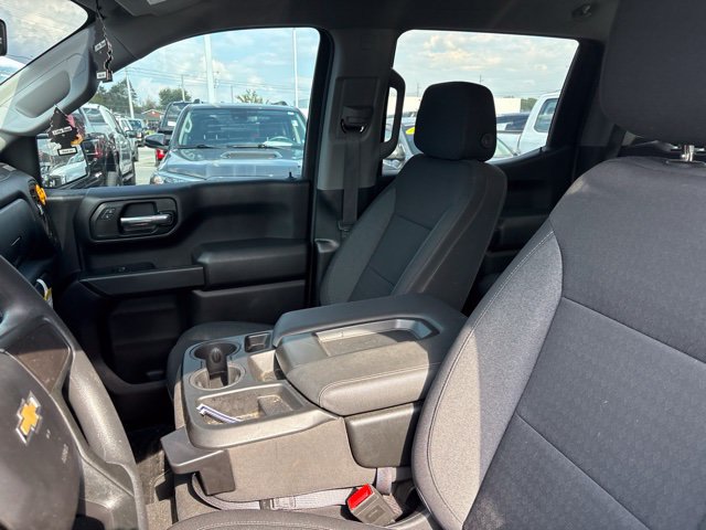 Used 2025 Chevrolet Silverado 1500 Custom w/ Turbomax Blackout Package AWD/4WD image 15