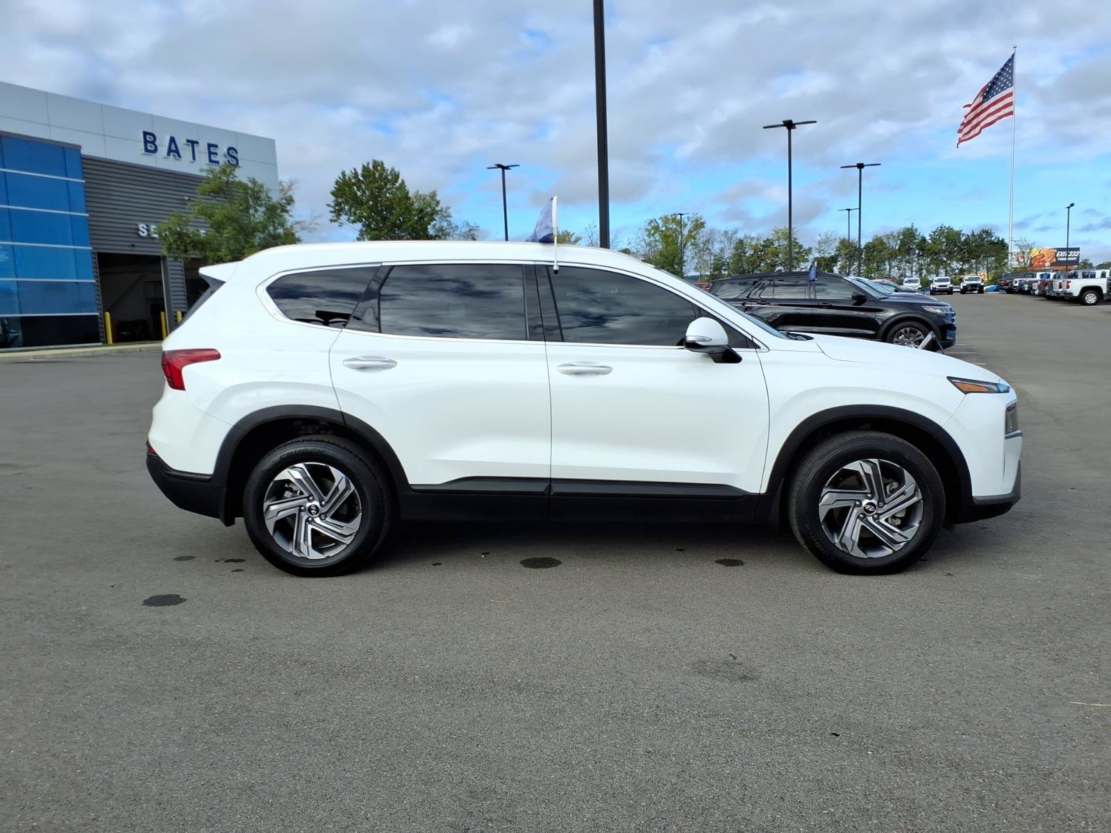 Used 2023 Hyundai Santa Fe SEL w/ Cargo Package FWD image 2