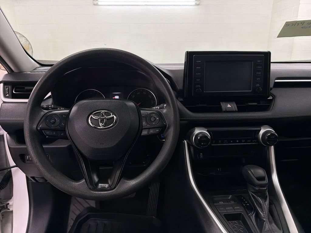 Used 2019 Toyota RAV4 XLE FWD image 9