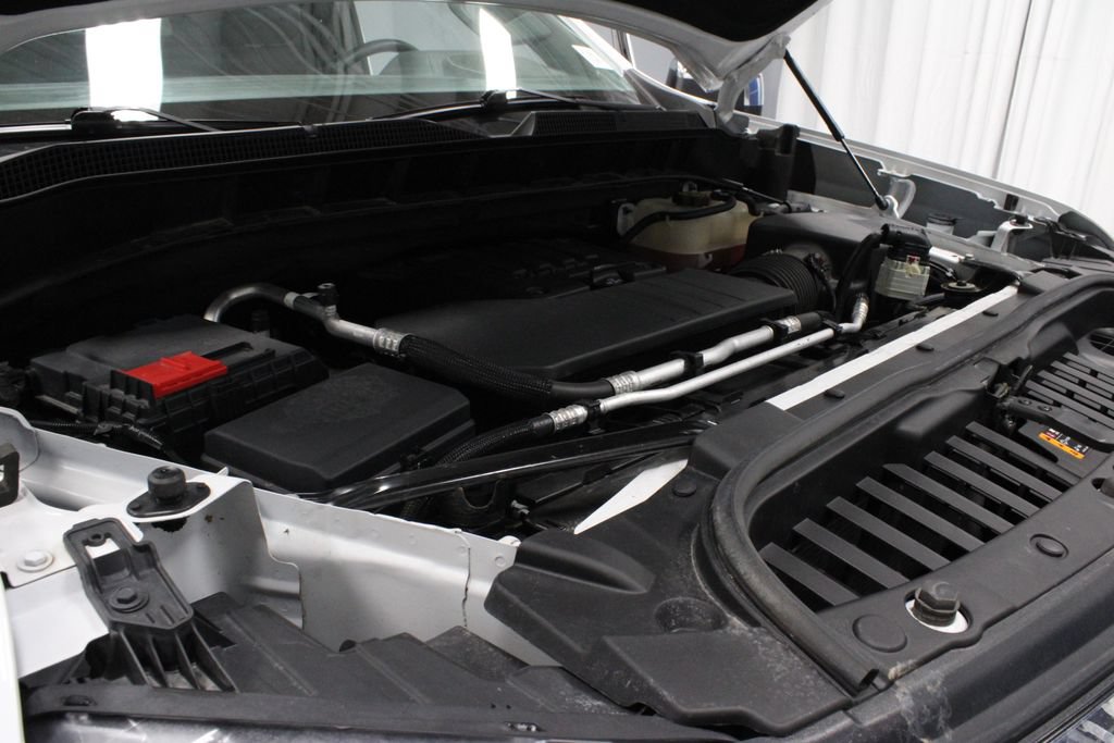 Used 2023 Chevrolet Silverado 1500 LT AWD/4WD image 16