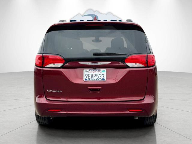 Used 2020 Chrysler Voyager Lxi FWD image 4