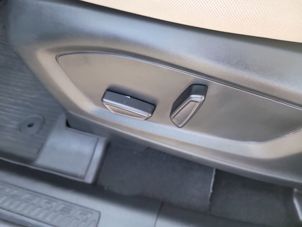 Certified 2021 Ford Explorer 2WD image 16