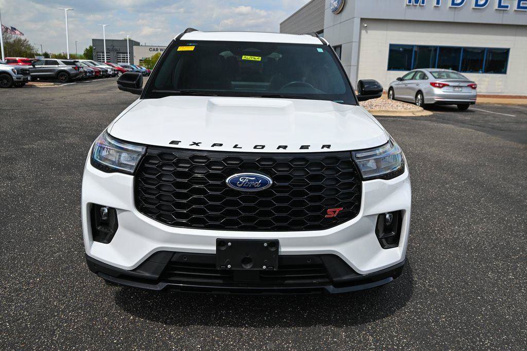 Certified 2025 Ford Explorer ST AWD/4WD image 10