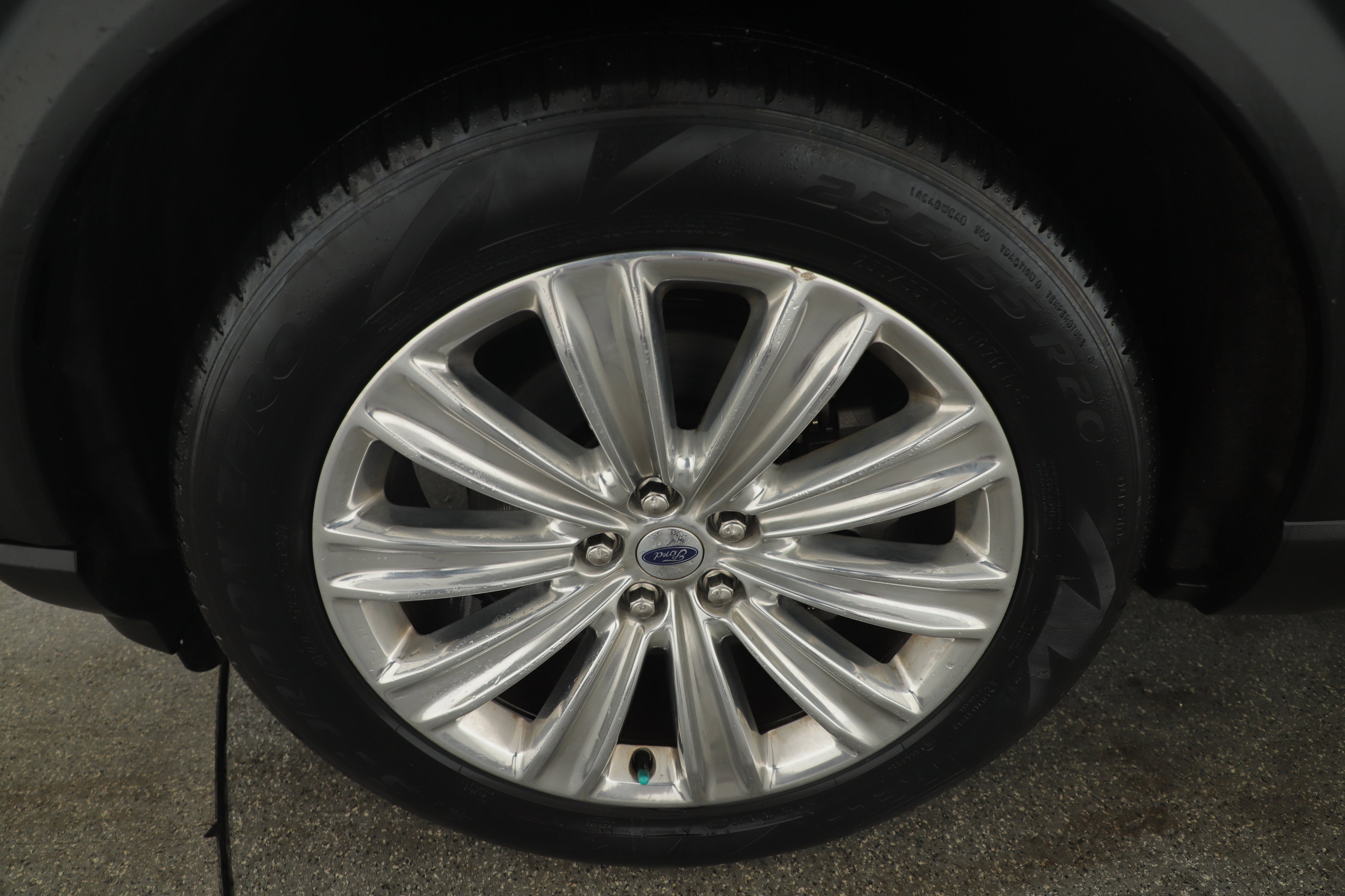 Certified 2022 Ford Explorer Limited w/ Limited Technology Package image 6