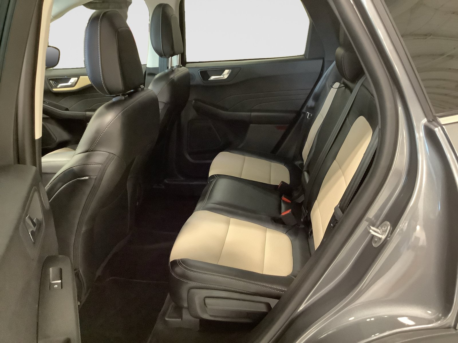 Certified 2022 Ford Escape Titanium w/ Titanium Elite Package AWD/4WD image 21