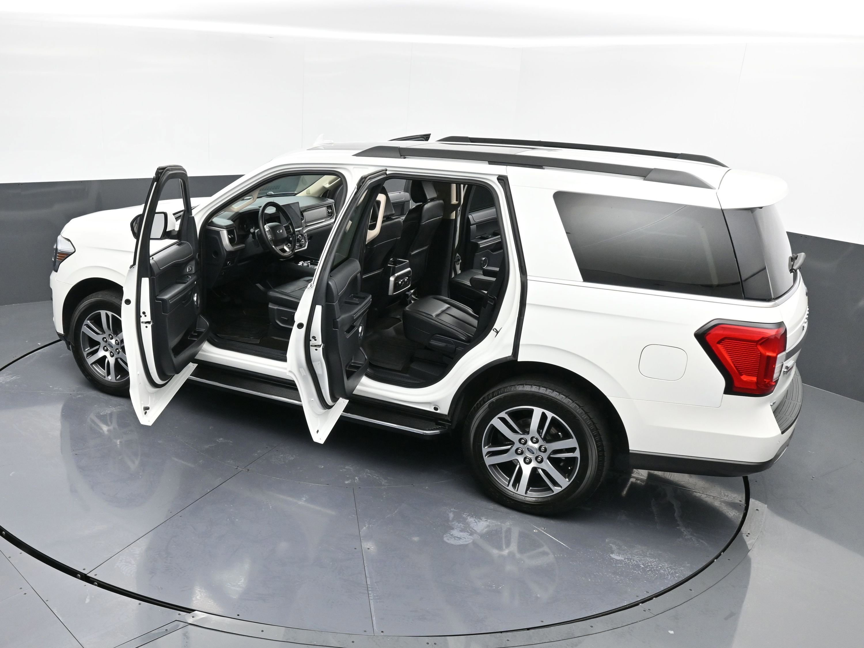 Certified 2022 Ford Expedition XLT image 46