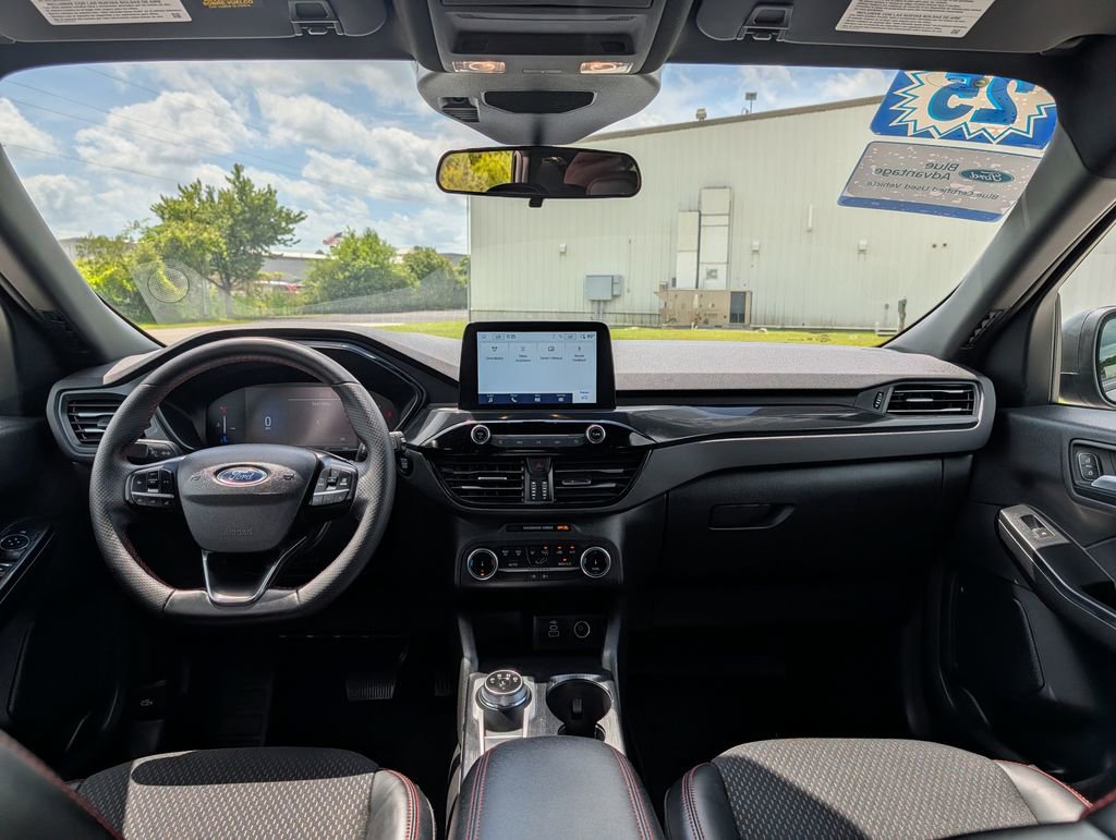 Certified 2025 Ford Escape ST-Line FWD image 6