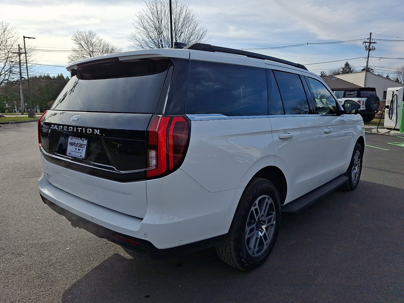 Certified 2025 Ford Expedition Active AWD/4WD image 5