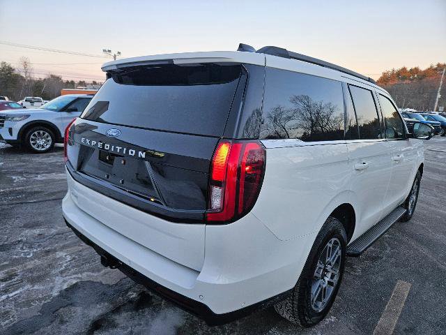 Certified 2025 Ford Expedition Active image 3