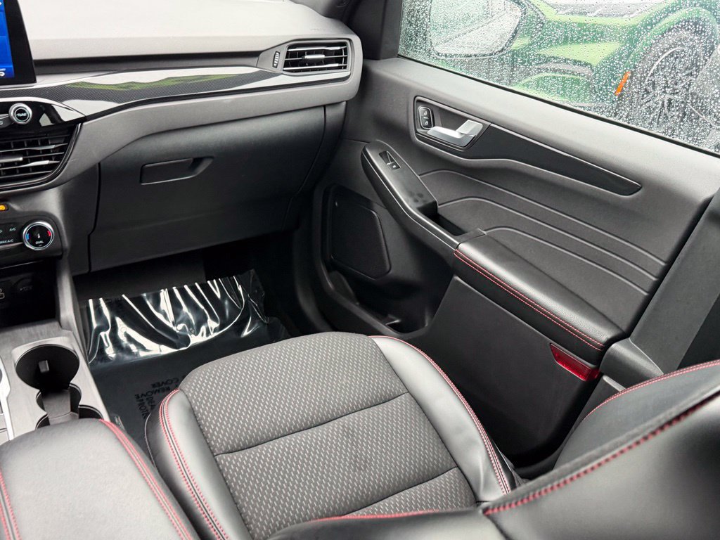 Certified 2025 Ford Escape ST-Line AWD/4WD image 19